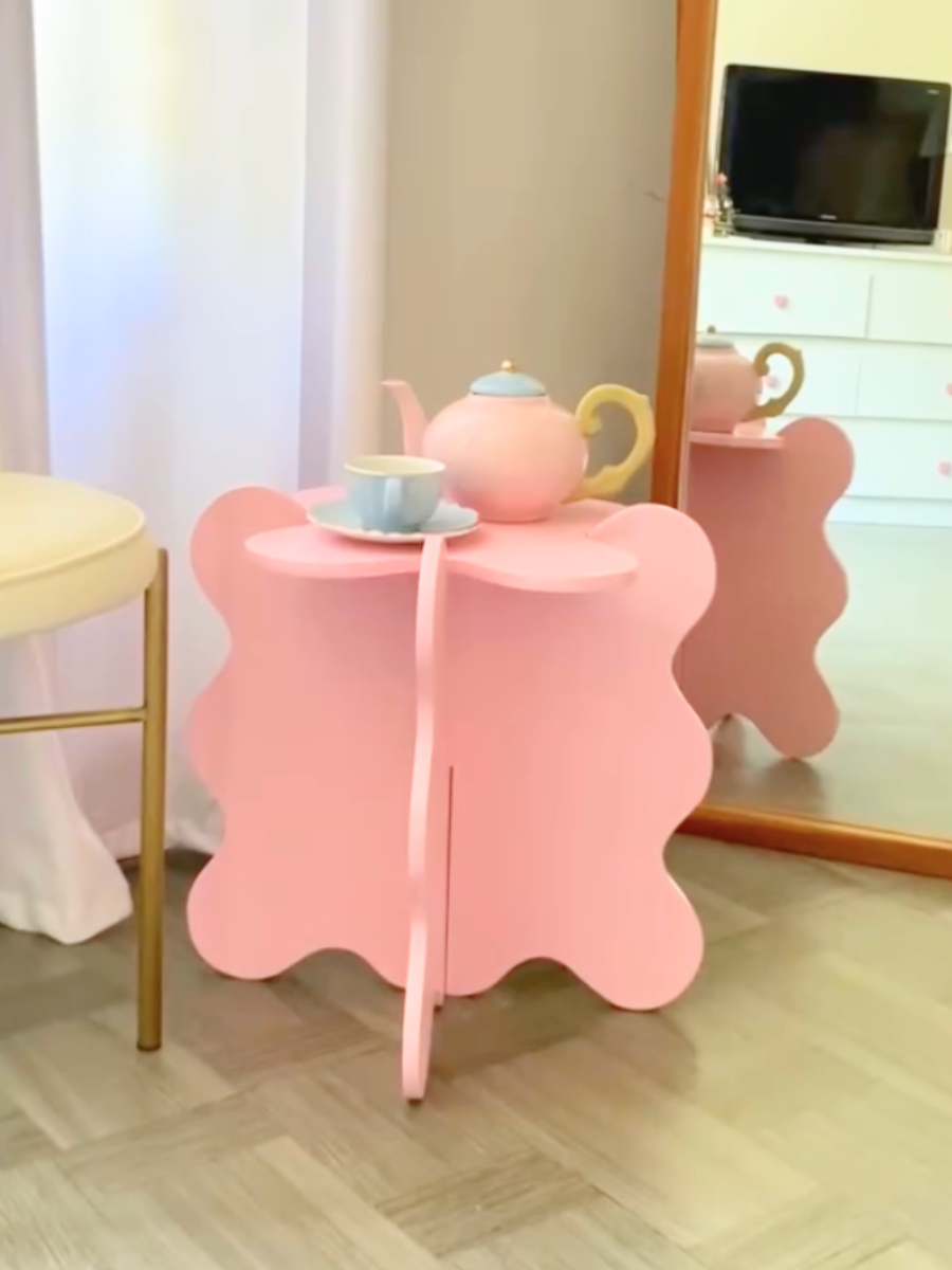 Curvy Pinteresty Coffee table
