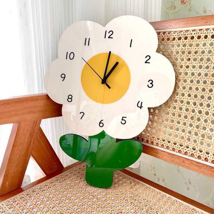 Daisy Flower Clock