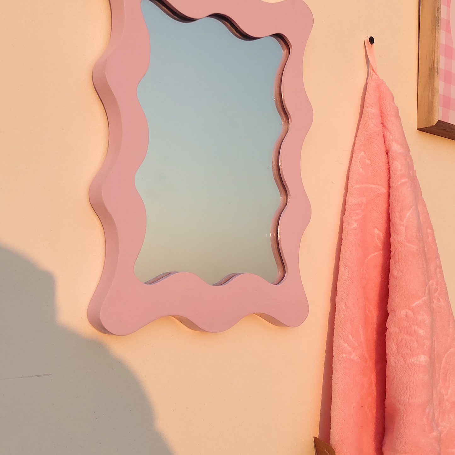 Squiggle Mirror