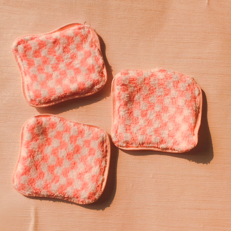 Cute Checkered Coaster – Set of 1