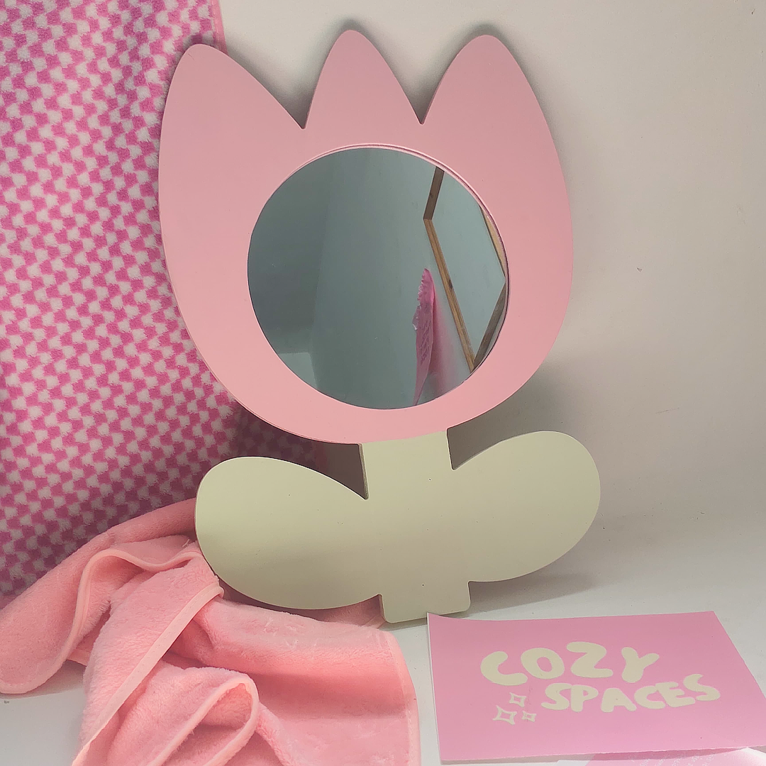 Tulip wall Mirror