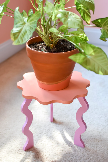 Wavy Plant Stand - Eclectic Decor