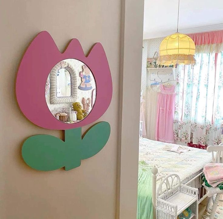 Tulip wall Mirror